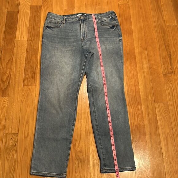 OLD navy power slim straight high rise jeans size 16. - Picture 4 of 6